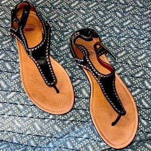 Nurture flat leather strapped sandals